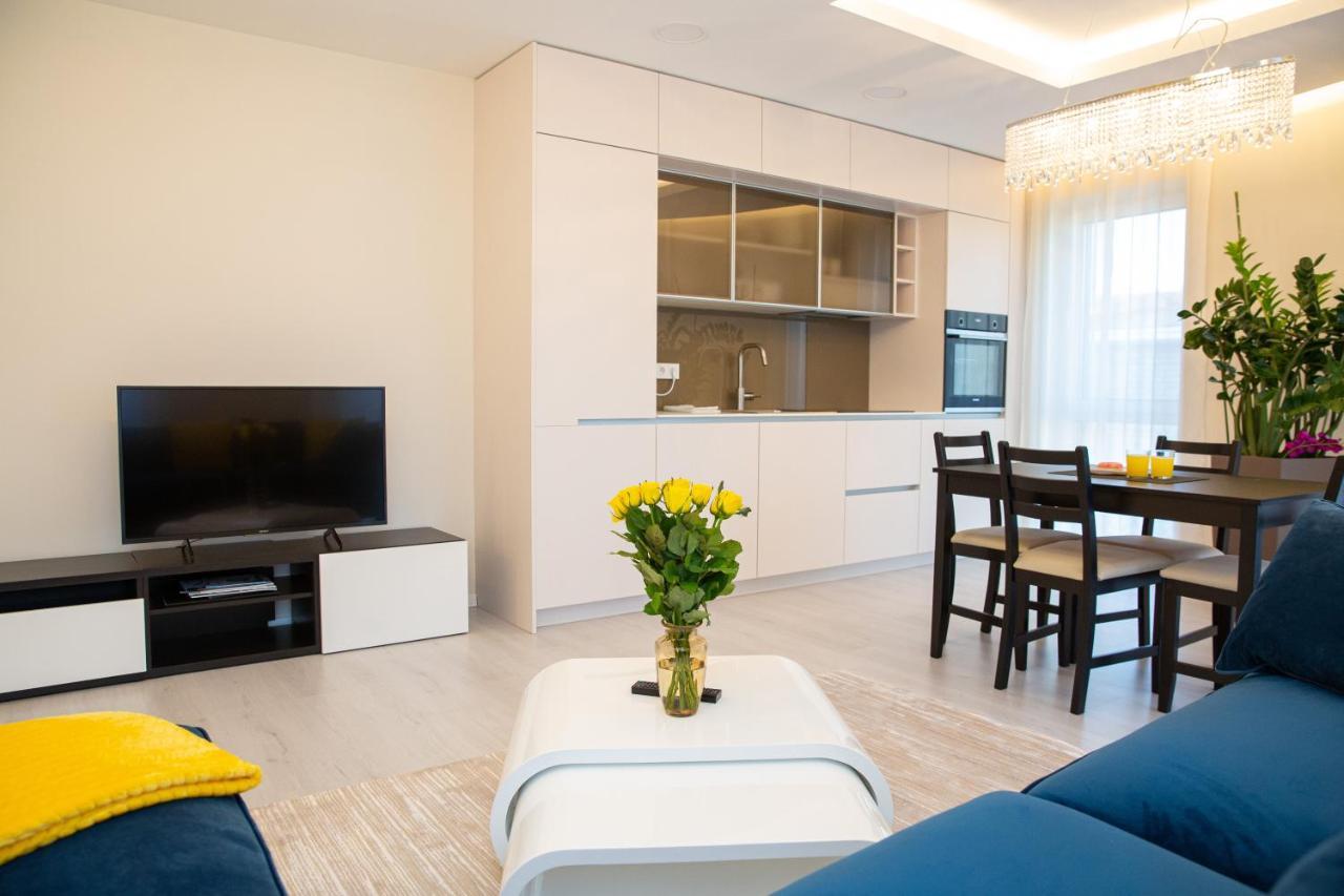 Luxurious Blue&Yellow Apartment In Kaunas Center Zewnętrze zdjęcie