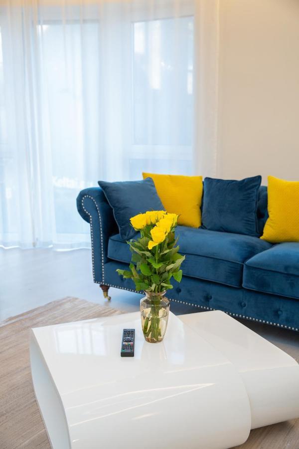Luxurious Blue&Yellow Apartment In Kaunas Center Zewnętrze zdjęcie