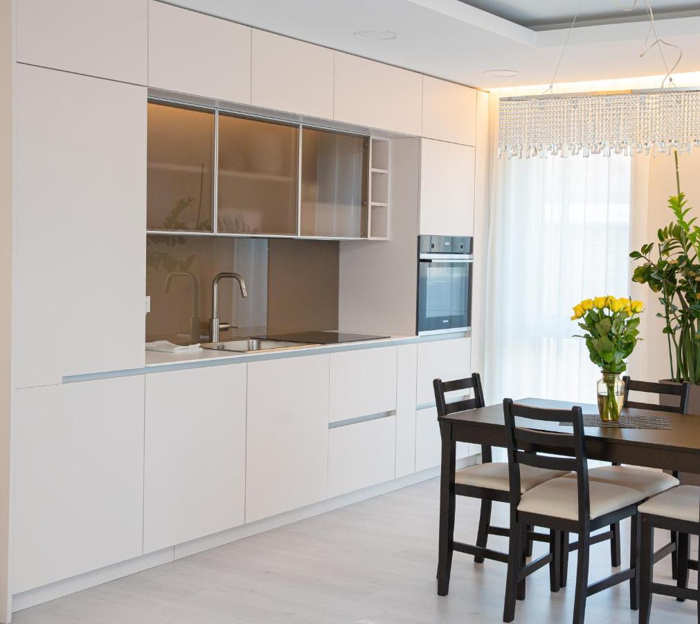 Luxurious Blue&Yellow Apartment In Kaunas Center Zewnętrze zdjęcie