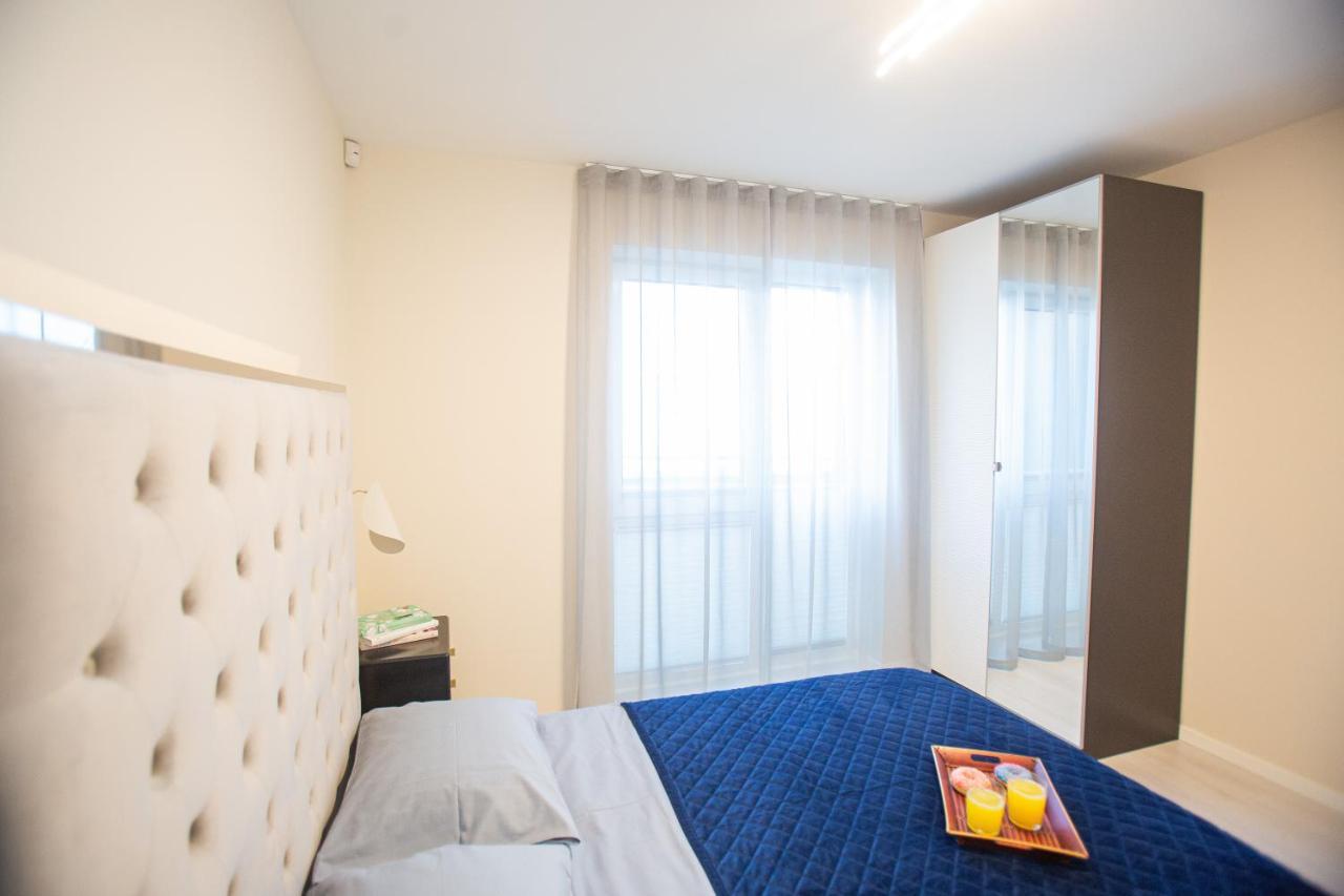 Luxurious Blue&Yellow Apartment In Kaunas Center Zewnętrze zdjęcie