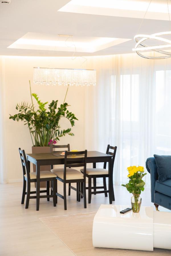 Luxurious Blue&Yellow Apartment In Kaunas Center Zewnętrze zdjęcie