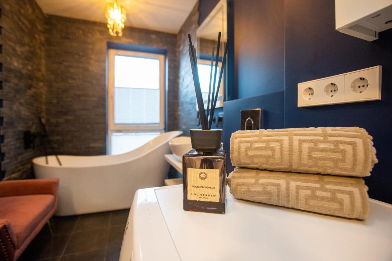 Luxurious Blue&Yellow Apartment In Kaunas Center Zewnętrze zdjęcie