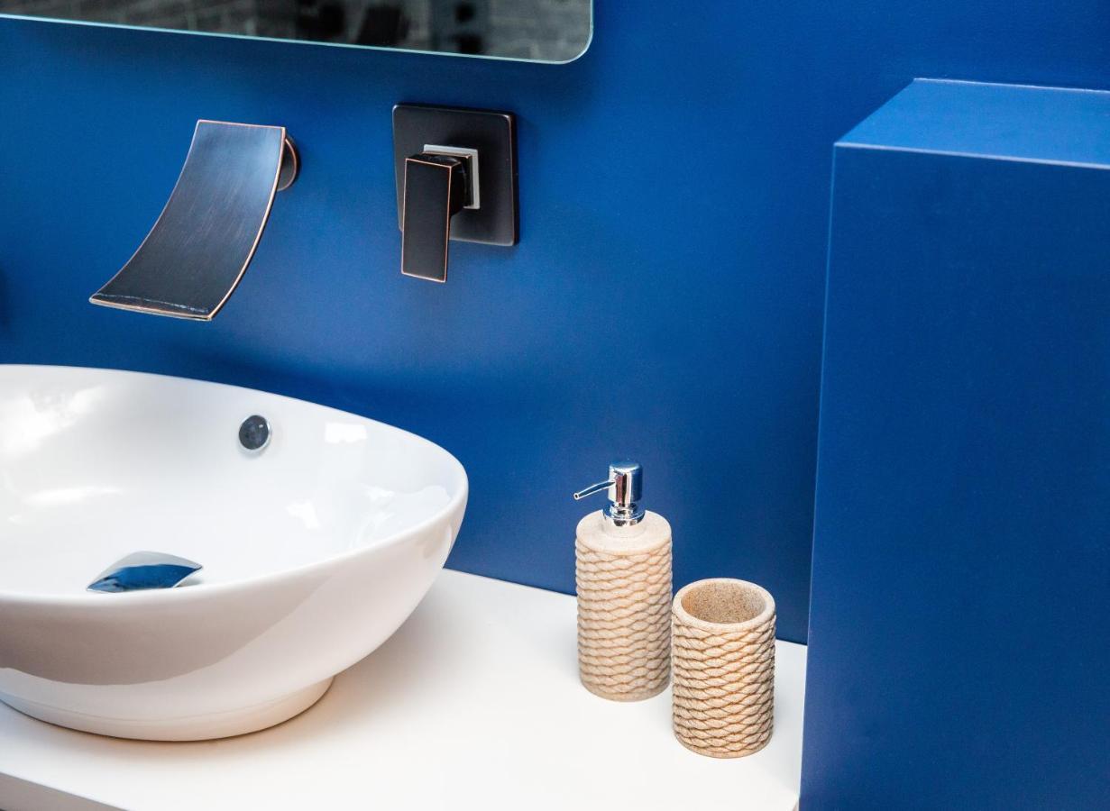 Luxurious Blue&Yellow Apartment In Kaunas Center Zewnętrze zdjęcie